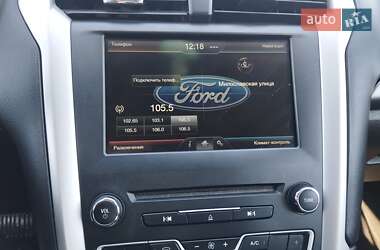 Седан Ford Fusion 2016 в 
