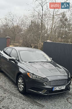 Седан Ford Fusion 2016 в 