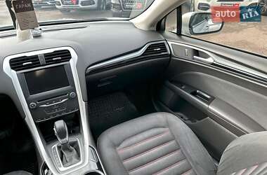 Седан Ford Fusion 2014 в 
