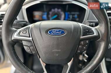 Седан Ford Fusion 2014 в 