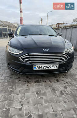 Седан Ford Fusion 2017 в 