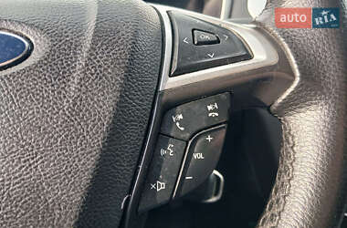 Седан Ford Fusion 2013 в 