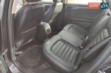 Седан Ford Fusion 2017 в 