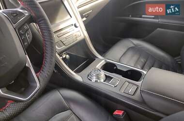 Седан Ford Fusion 2017 в 