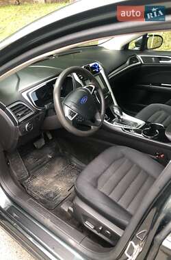 Седан Ford Fusion 2014 в 