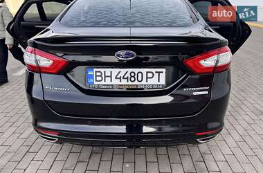 Седан Ford Fusion 2016 в 