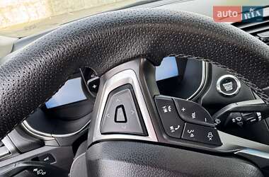 Седан Ford Fusion 2016 в 