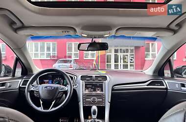 Седан Ford Fusion 2016 в 