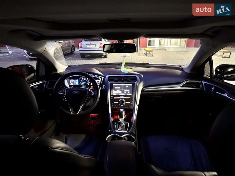 Седан Ford Fusion 2016 в Одесі