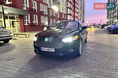 Седан Ford Fusion 2016 в 