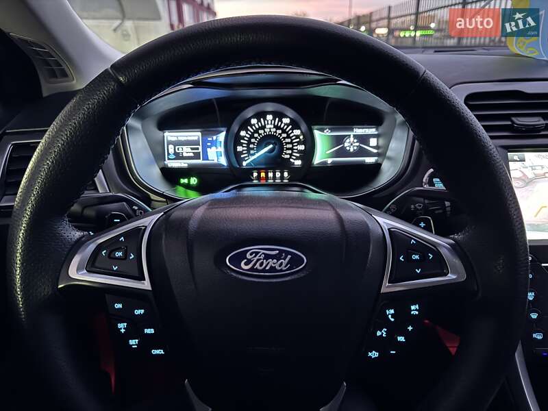 Седан Ford Fusion 2016 в Одесі