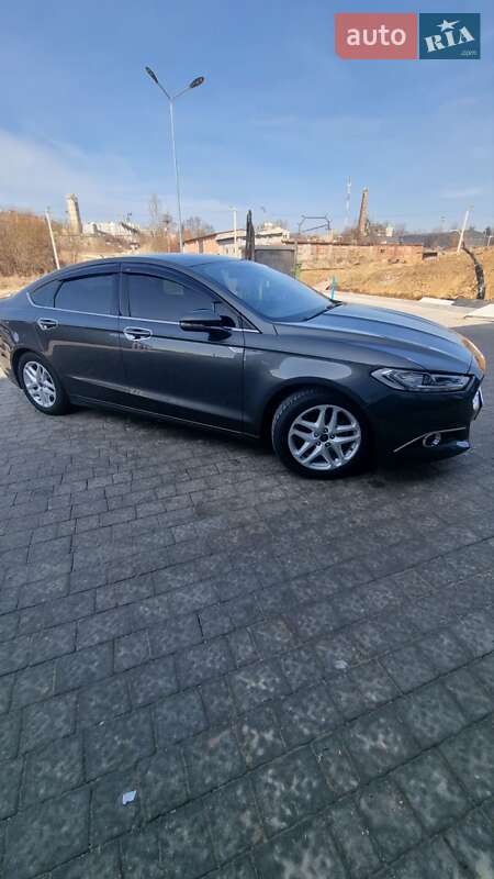 Седан Ford Fusion 2015 в Львові
