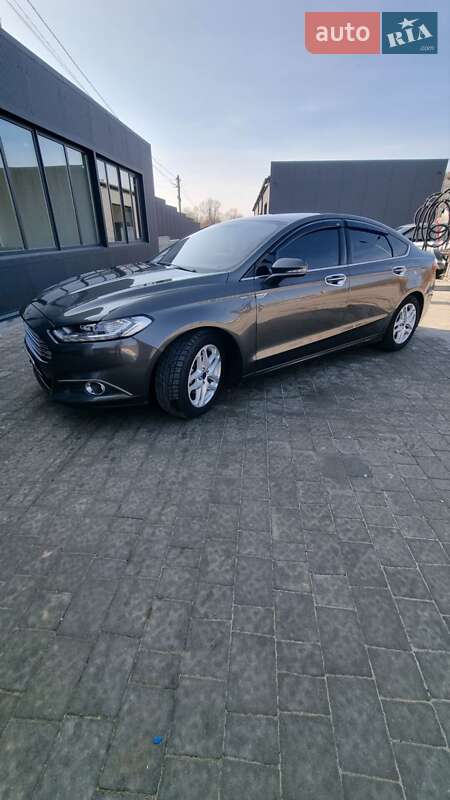 Седан Ford Fusion 2015 в Львові