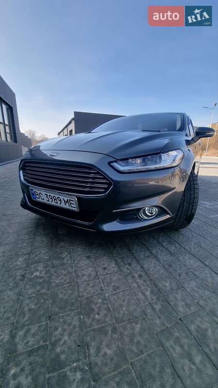 Седан Ford Fusion 2015 в Львові