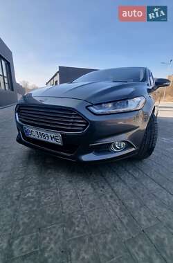 Седан Ford Fusion 2015 в 