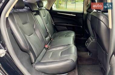 Седан Ford Fusion 2017 в 