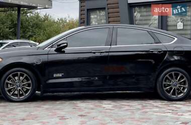 Седан Ford Fusion 2017 в 