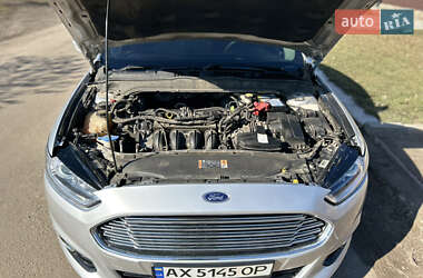 Седан Ford Fusion 2015 в 