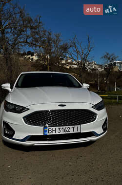 Седан Ford Fusion 2020 в 