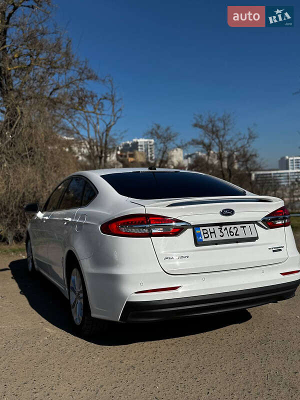 Седан Ford Fusion 2020 в Одессе