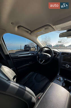 Седан Ford Fusion 2020 в 