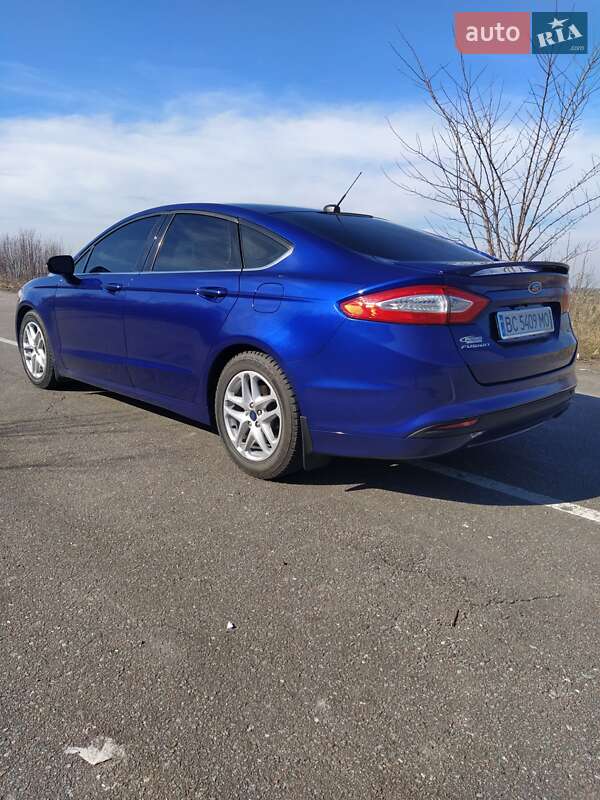 Седан Ford Fusion 2015 в Буске