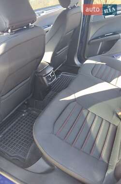 Седан Ford Fusion 2015 в 