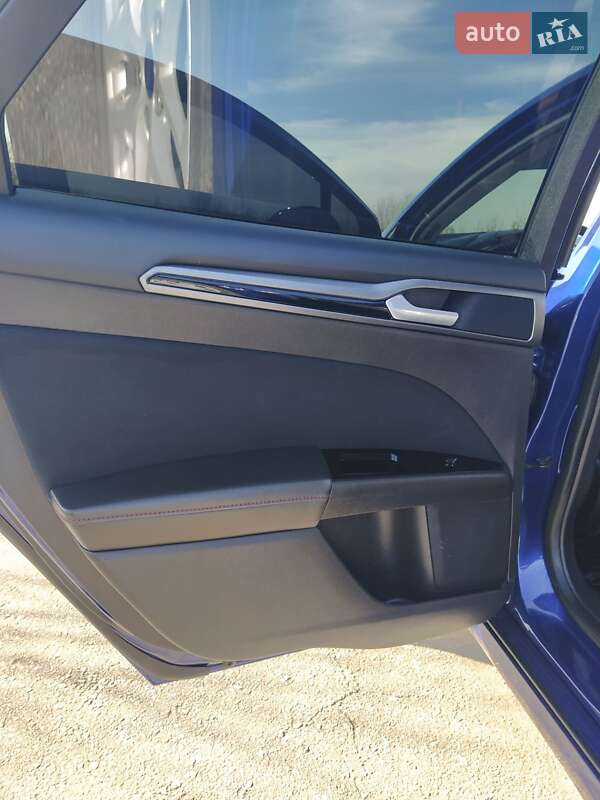 Седан Ford Fusion 2015 в Буске