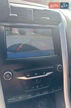 Седан Ford Fusion 2014 в 