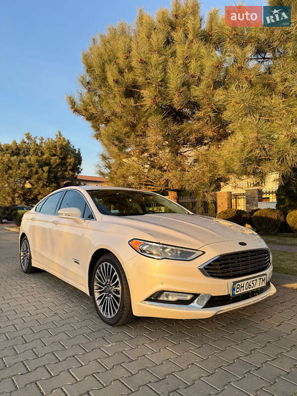 Седан Ford Fusion 2016 в Одесі