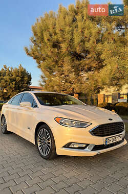 Седан Ford Fusion 2016 в 
