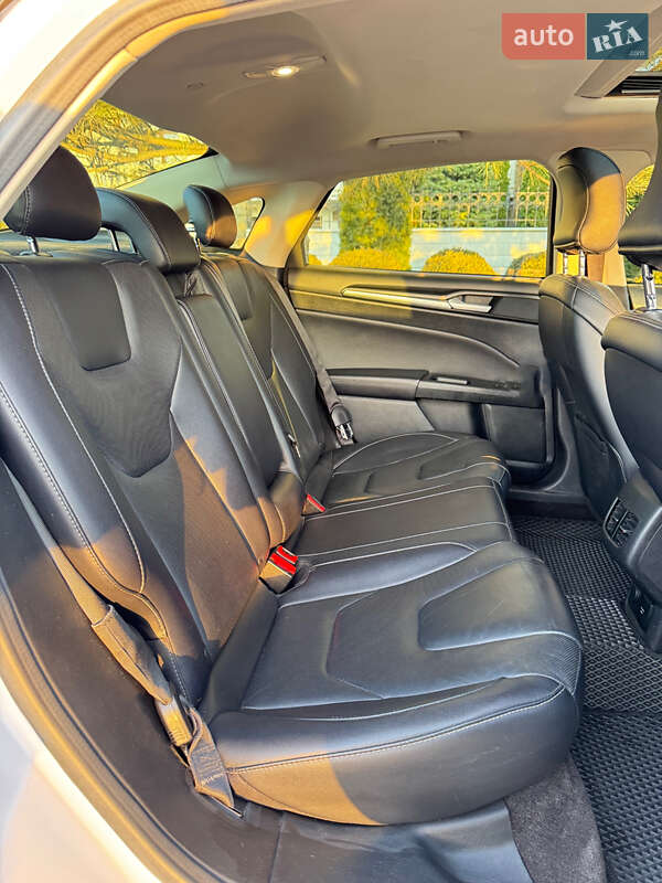 Седан Ford Fusion 2016 в Одесі