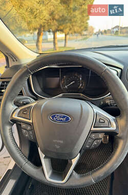 Седан Ford Fusion 2016 в 