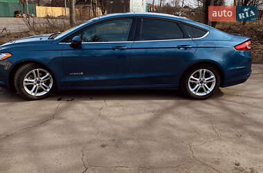 Седан Ford Fusion 2017 в 