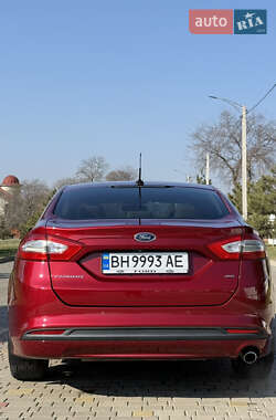 Седан Ford Fusion 2014 в 