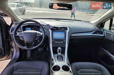Седан Ford Fusion 2012 в 