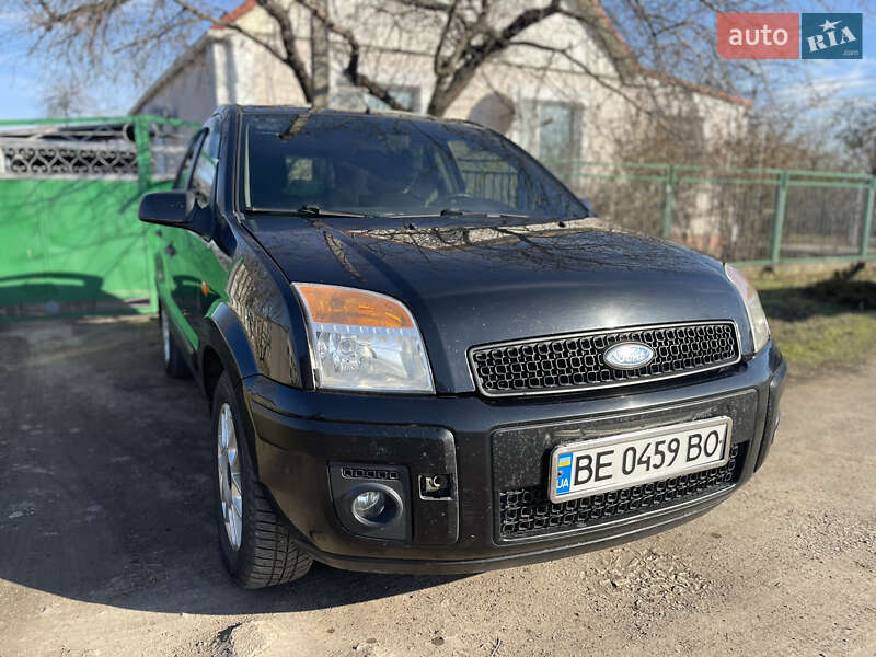 Хэтчбек Ford Fusion 2008 в Новом Буге