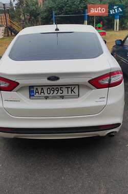 Седан Ford Fusion 2014 в 