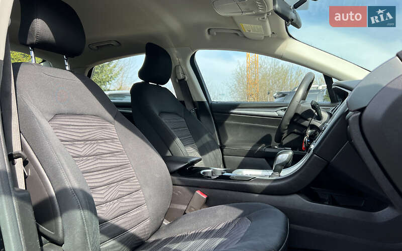 Седан Ford Fusion 2015 в Львове