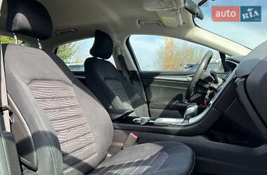 Седан Ford Fusion 2015 в 