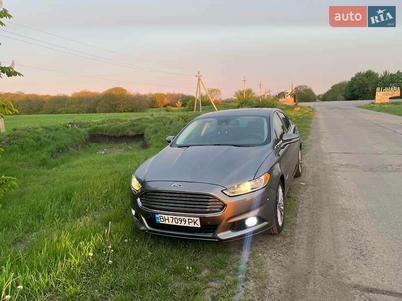 Седан Ford Fusion 2013 в Одесі