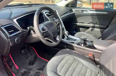 Седан Ford Fusion 2014 в 