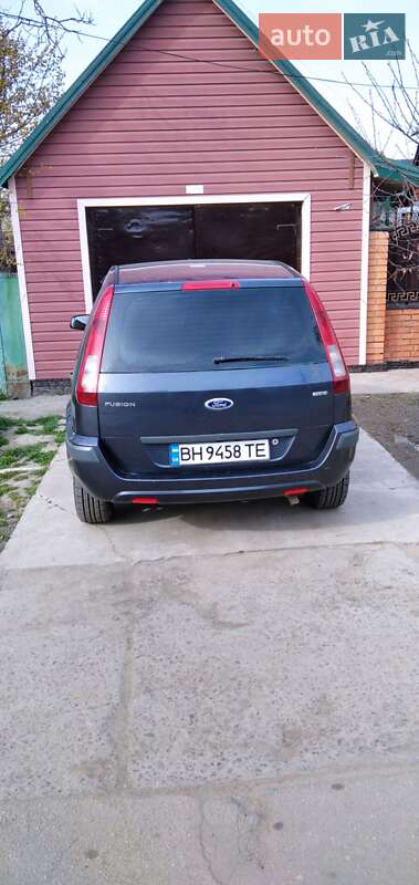Седан Ford Fusion 2005 в Килии фото 7 Седан Ford Fusion 2005 в Килии