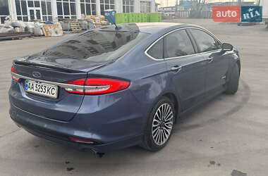 Седан Ford Fusion 2018 в 