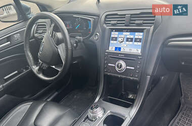 Седан Ford Fusion 2018 в 