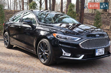 Седан Ford Fusion 2019 в 