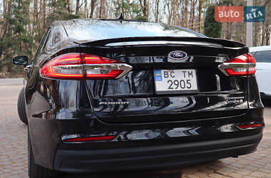 Седан Ford Fusion 2019 в 