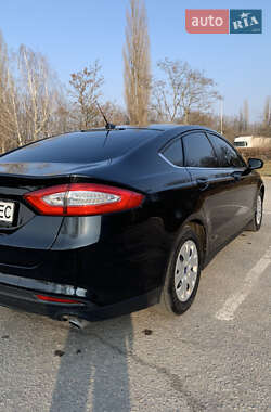 Седан Ford Fusion 2013 в 