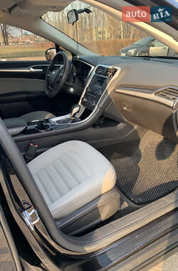 Седан Ford Fusion 2013 в 