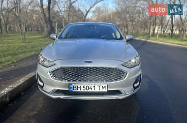 Седан Ford Fusion 2019 в 